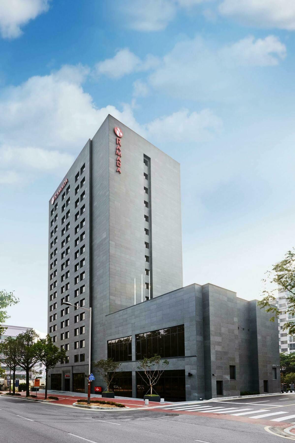 Ramada By Wyndham Gunsan Otel Dış mekan fotoğraf