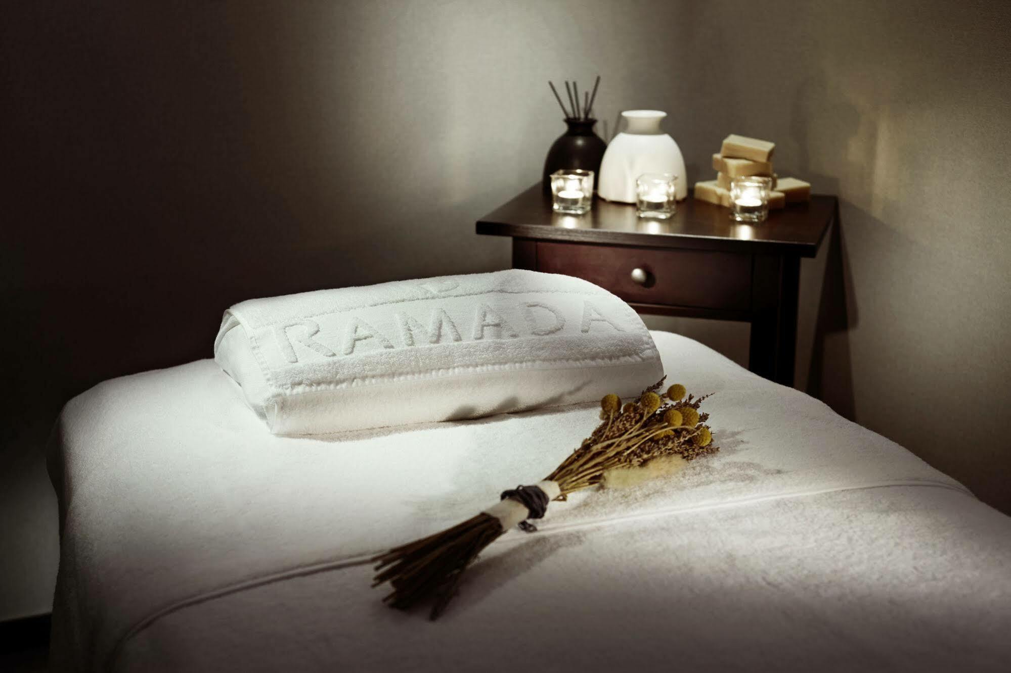 Ramada By Wyndham Gunsan Otel Dış mekan fotoğraf